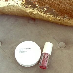 Cle Essence Moonlighter Cushion Melting Lip Powder